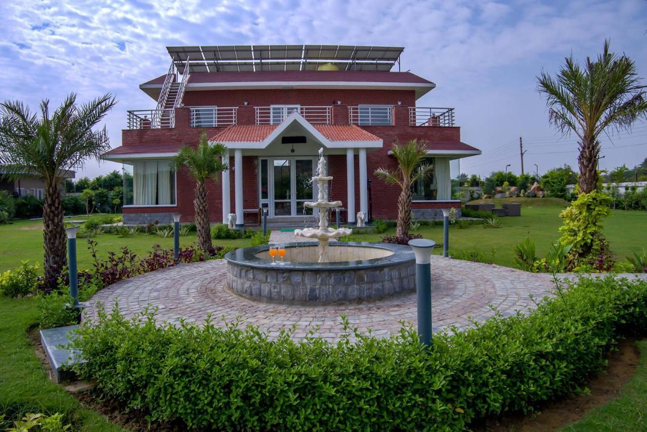 Stayvista At Hillside Paradise Dhauj Exterior photo